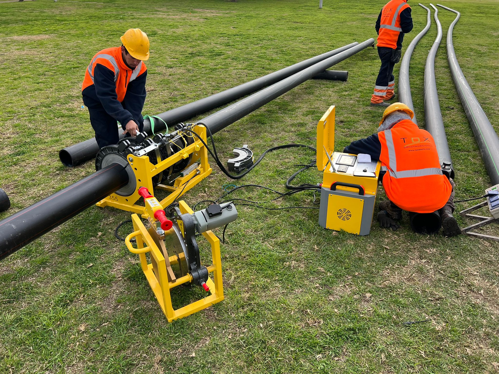 Использование полностью автоматической машины для стыковой сварки Welping WP355Q на местах в Уругвае